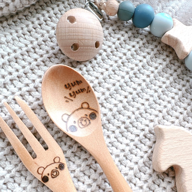 名入れ ベビー 4点 セット おしゃぶりホルダー 歯固め スプーン フォーク くま ブルー 赤ちゃん 出産祝い ギフト ハーフバースデー
