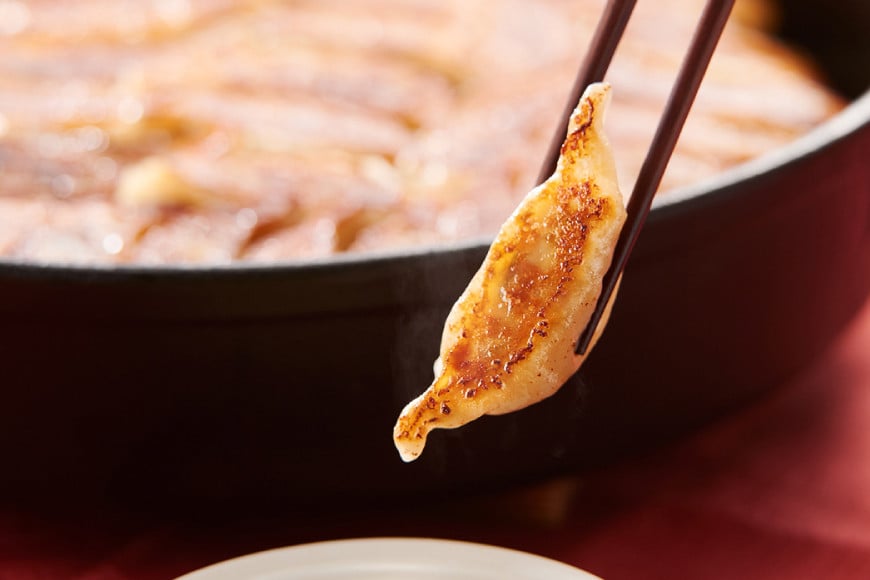 [博多鉄なべ餃子調味料セット] 餃子80個 & 博多うまポン300ml×1 & 博多うま柚子60g×1 / うまか堂本舗 / 福岡県 筑紫野市 [21760424] 餃子 ぎょうざ ポン酢 ぽん酢