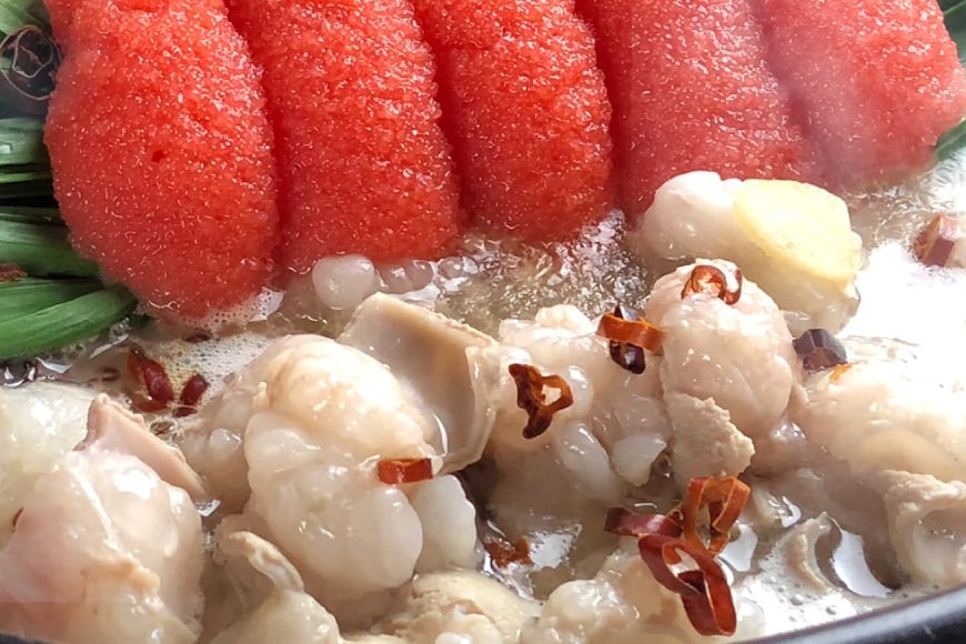 鍋 博多名物 3回 定期便 国産牛上ホルモン もつ鍋 ＆ 博多水炊き ＆ 博多和牛スライス 3回コース [ベネフィス 福岡県 筑紫野市 21761202] モツ鍋 水炊き 和牛 スライス 博多和牛