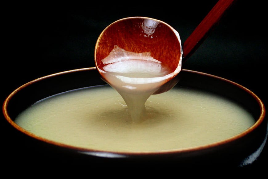 博多水炊き セット (切り身・つみれ) 2～3人前 [ベネフィス 福岡県 筑紫野市 21761415] 水炊き 鶏 鶏肉 とり肉 ありた鶏 鶏団子 つみれ 本場 スープ 国産