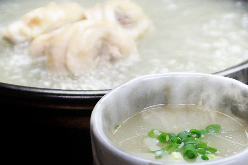 博多水炊き セット (切り身・つみれ) 2～3人前 [ベネフィス 福岡県 筑紫野市 21761415] 水炊き 鶏 鶏肉 とり肉 ありた鶏 鶏団子 つみれ 本場 スープ 国産