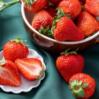 【2026年発送先行受付】フルーツ専門店が選んだ「あまおう苺」春250g×4パック(大野城市)【配送不可地域：離島】