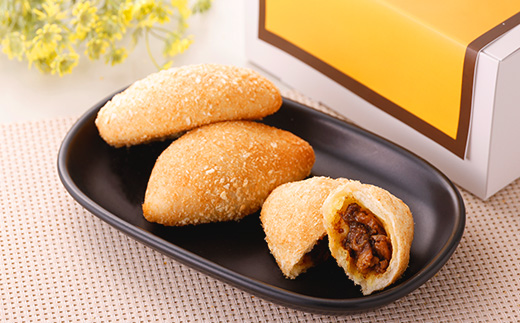 博多黄金カレー【焼きカレーパン】 3個入り【配送不可地域：離島】