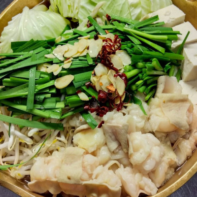 えーみーとわん 国産牛もつ鍋セット(2～3人前)しょうゆ味【配送不可地域：離島】