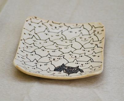 ネコいっぱい角皿(大）【716】_KA0978