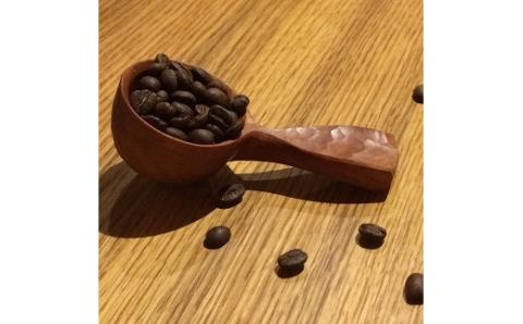 手彫りの珈琲さじ（木材：ﾁｪﾘｰ） 【GOOD WOOD WORKS】_KA0042