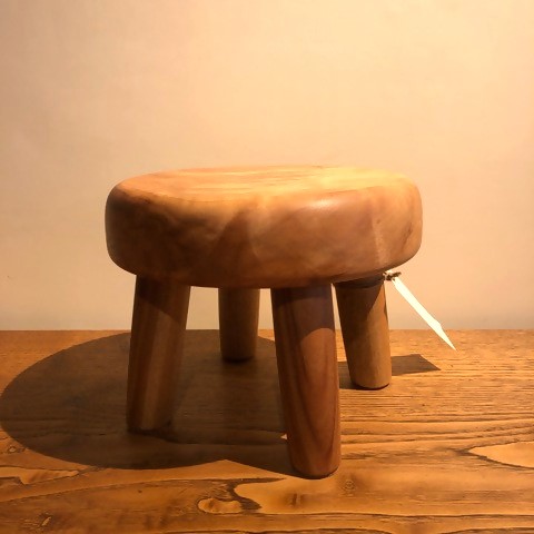 ずんぐりとした、こどもスツール。/子供椅子、子供スツール、木の椅子、無垢材【GOODWOOD WORKS】_HA1564