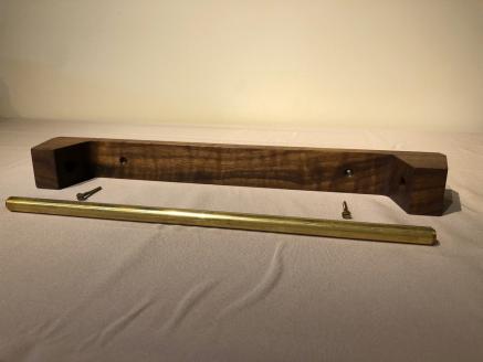 木の存在感がある｢タオルかけ｣(ウォルナット)【GOODWOODWORKS】_KA0414