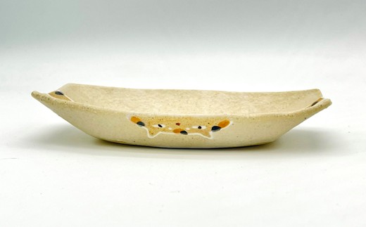 舟型皿 魚の奪い合い！ 白マット釉【716】_HA1719