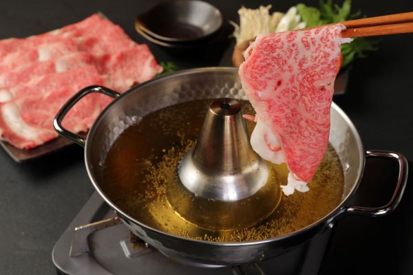 【A5ランク】黒毛和牛 (博多和牛) ロース しゃぶしゃぶ・すき焼き用 600g (300g×2パック)【伊豆丸商店】_HA0180