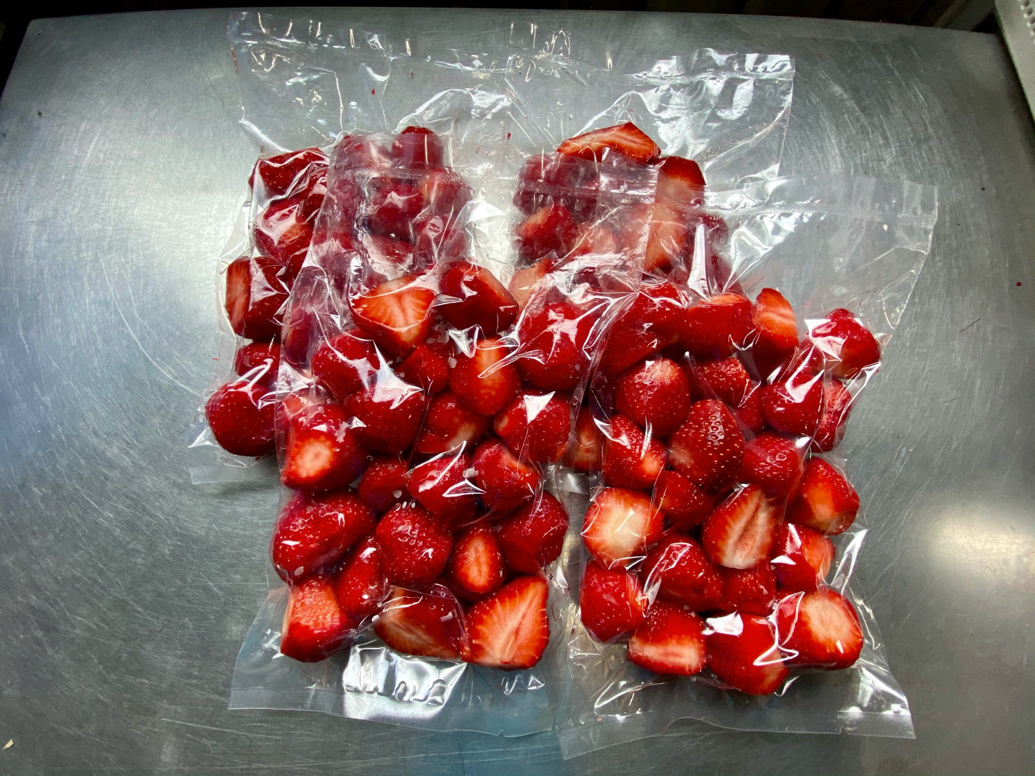 オーガニック冷凍あまおう 「いせいちご」 2kg (500g×4パック)【伊世いちご畑】_HA1316