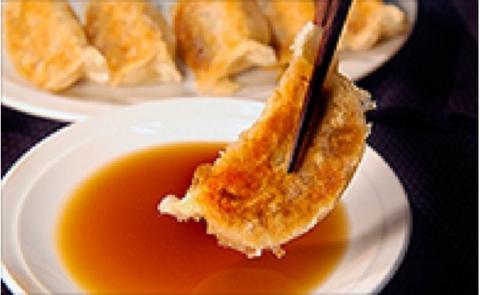 定番山八餃子詰合せ　(福津の極み認定商品)＋自家製柚子胡椒[F3212]