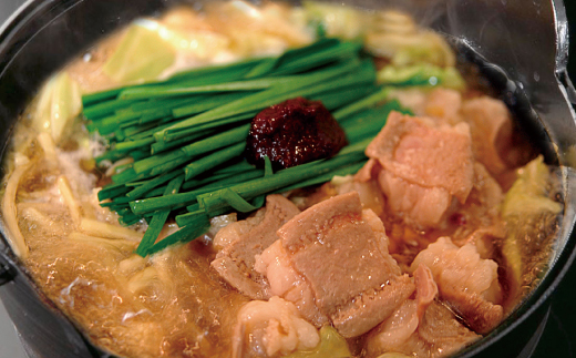 【山八】水餃子入り博多もつ鍋（しょうゆ味）[F4386]