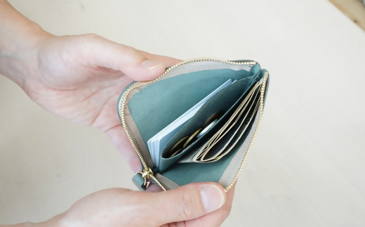 ヌメ革のミニジップウォレット　ブルーグリーン【affordance】[F4570]