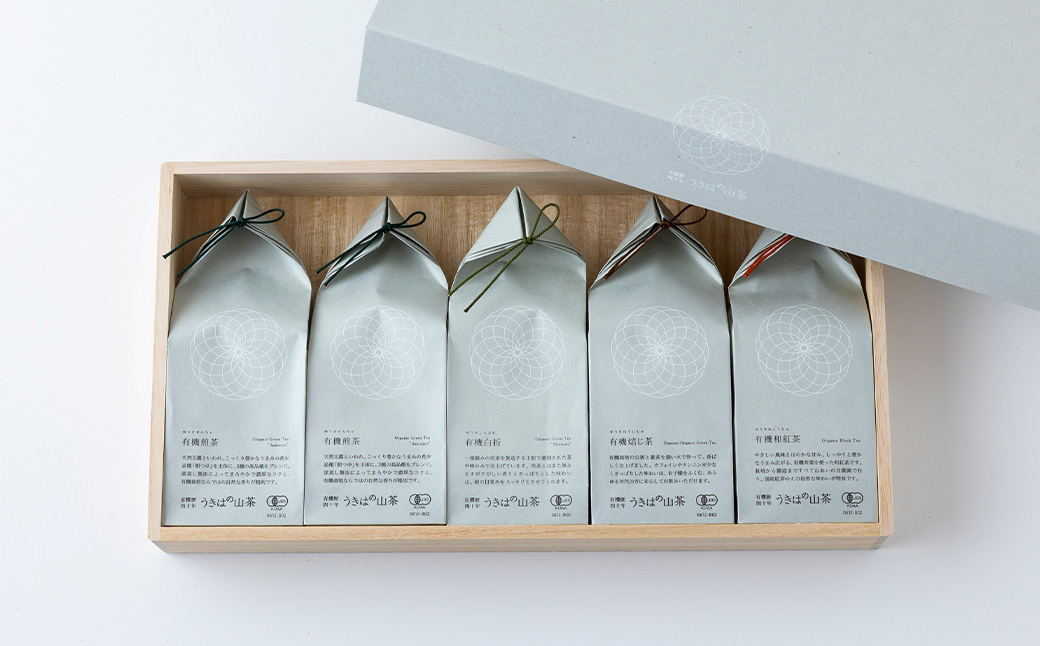 新川製茶 うきはの山茶 プレミアムGIFT 桐箱入り 有機JAS認定 (煎茶・白折・焙じ茶・和紅茶) 計195g お茶 茶 お茶の葉 茶葉 緑茶 ほうじ茶 紅茶 福岡県 うきは市