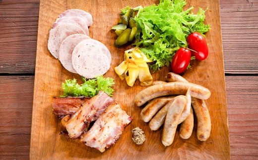 【希少豚使用】素材の旨みを引き出した ハム ウインナー 9種セット【リバーワイルド・ハム・ファクトリー】 耳納あかぶた ドイツ製法 ソーセージ ハム ベーコン ウインナー ギフトセット 詰め合わせ