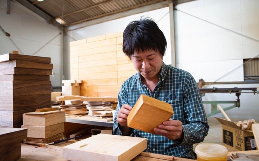 Design Labo i 地元杉・ヒノキティッシュケース (グレイ)