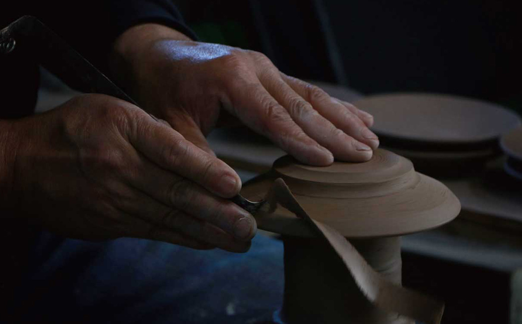 丸田窯 塩釉 花文鶴首壺