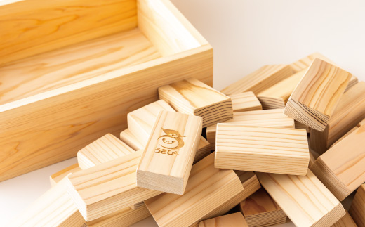 薪ストーブ＆木工 木ん家 耳納杉のつみき「名前入り」 手作り おもちゃ 玩具 積み木 つみき 木 木製 子供用 子ども用 九州 福岡県 福岡 ふくおか うきは市