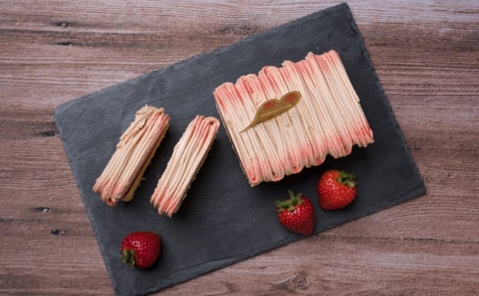 ケーキ 2023年 クリスマス 限定 Strawberry Fields 福岡産 あまおう いちご 苺 モンブラン クリスマスケーキ 配送不可 離島 オンライン決済限定