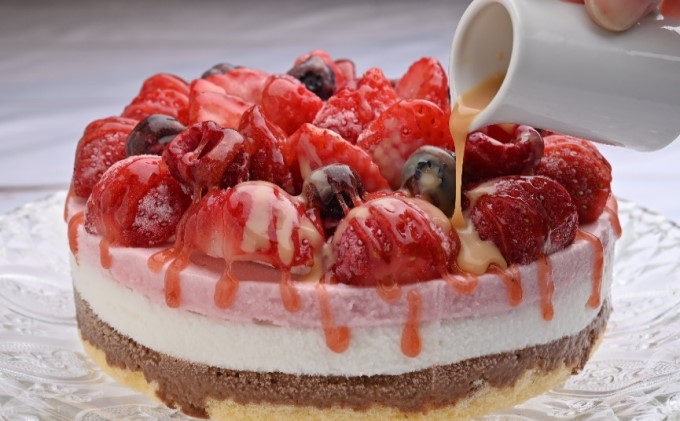 アイス ケーキ  5号 2023年 クリスマス 限定 Strawberry Fields 福岡産 あまおう いちご 苺 ゴロゴロジェラート アイスケーキ お菓子 ジェラート 配送不可 離島