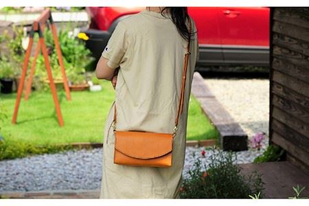 【経年変化を楽しむ本革製品】BOXショルダーバック ≪糸島≫【BLESS】クラフト/革製品/オリジナル/レザー/かばん [AAA022]