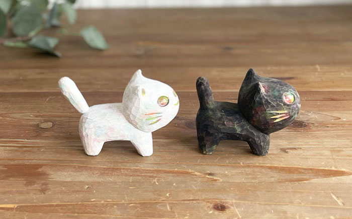 猫 木彫りの置物 1点 オブジェ 手彫り 糸島市 / しろくも工房【いとしまごころ】 [AEO011]