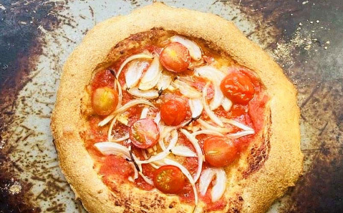 【 糸島野菜 × 天然酵母 】 マリナーラ 全粒粉ピッツァ 自家製 トマトソース 1枚 糸島市 / わかまつ農園 [AHB055]