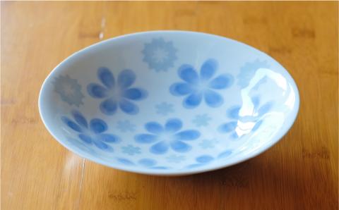 有田焼 和紙染め花紋皿 伊都桃山窯 福岡県糸島市 陶磁器 クラフト 伝統 工芸 [AKB007]