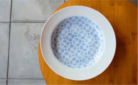 有田焼 和紙染 幾何学紋（大皿） 伊都桃山窯 福岡県糸島市 陶磁器 クラフト 伝統 工芸 [AKB001]