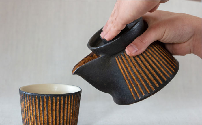 鉄釉 宝瓶急須と?^口カップ 2個セット 糸島市 / 醇窯 セット カップ [AOE010]