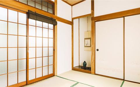 【糸島満喫！】[1泊2食付]1棟まるまる貸し切り宿泊券（最大8名まで）≪糸島≫【ゲストハウス糸結】体験型返礼品/社員旅行/社員研修/家族旅行/九州/福岡/自然満喫 [AUE002]