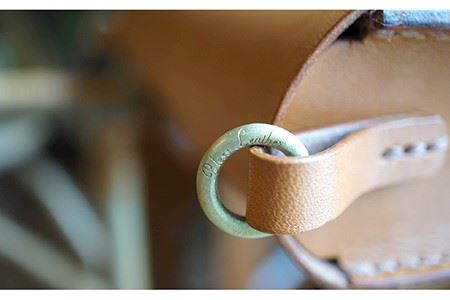 【経年変化を楽しむ本革製品】BOXショルダーバック ≪糸島≫【BLESS】クラフト/革製品/オリジナル/レザー/かばん [AAA022]