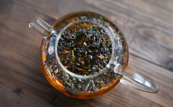 月のよもぎ茶 茶葉20g 糸島市 / - suu - / ハーブティー 茶葉 よもぎ [ADQ002]