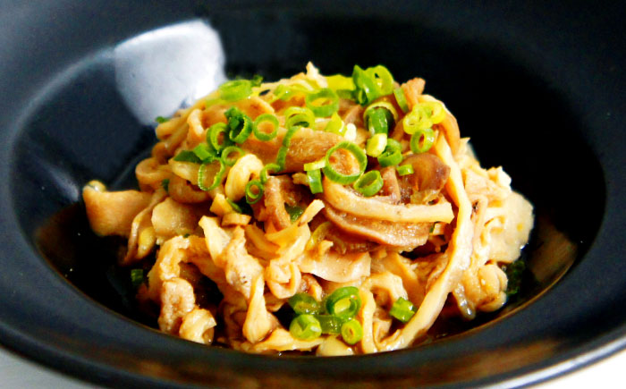 【糸島製造】 食品添加物無添加！ おうちで博多名物三昧 (博多本格もつ鍋+とりかわ+酢もつ)  糸島市 / 博多 浜や [AFF034] もつ 鶏皮 しょうゆ味