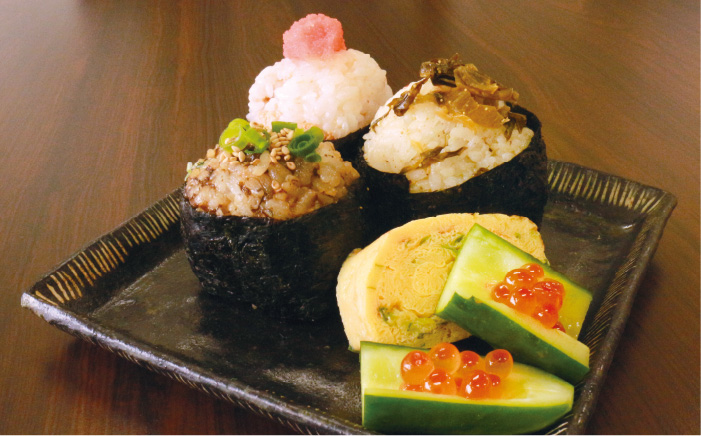 【定期便6回】明太子入りからし高菜600g（300g×2袋） 《糸島》【やますえ】 [AKA057]