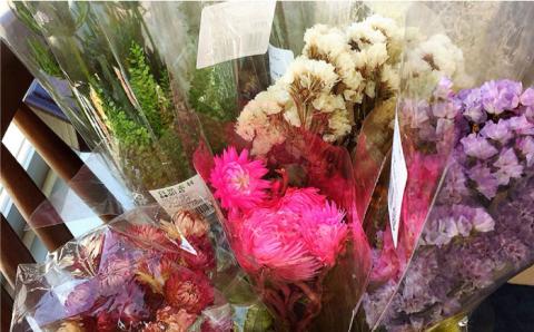 枯れない仏花＜1対＞丸型陶器プリザーブドフラワーアレンジメント【CHAMP CAFE】お供え/仏壇/お悔やみ/お彼岸/お盆/ペット [AQE004]