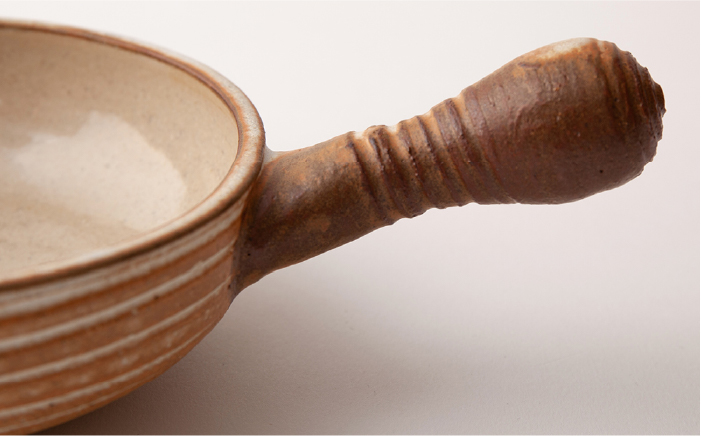 【年内発送】アヒージョ 鍋 小 （ 焦げ白 ） 《糸島》【窯元ろくろ /浅見大輔】 食器 調理器具 直火 オーブン [AUJ001]