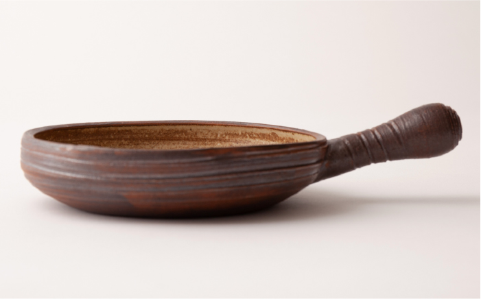 【年内発送】【直火OK】アヒージョ 鍋 （中サイズ / 濃い 茶） 《糸島》 【窯元ろくろ /浅見大輔】 [AUJ005]