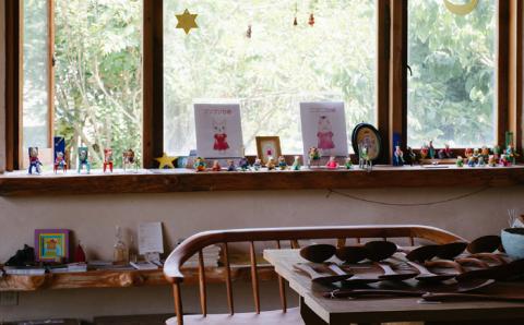 折りたたみ式の丸い座卓（小）【カントリーチェア】 【いとしまごころ】 [ATC016]