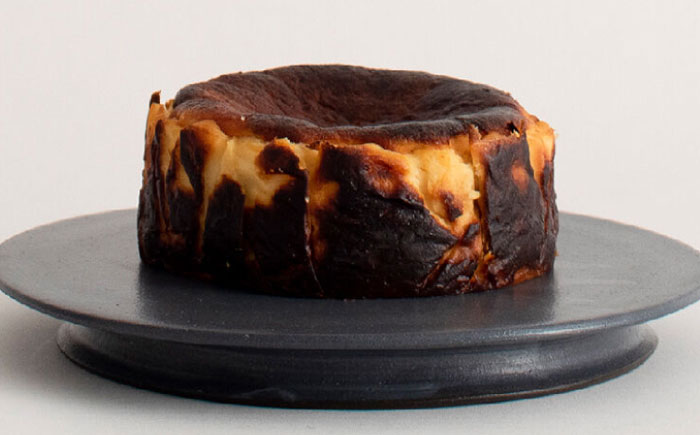 ジンジャー バスク チーズケーキ＜株式会社tagsta＞那珂川市 洋菓子 スイーツ ケーキ [GEQ001]