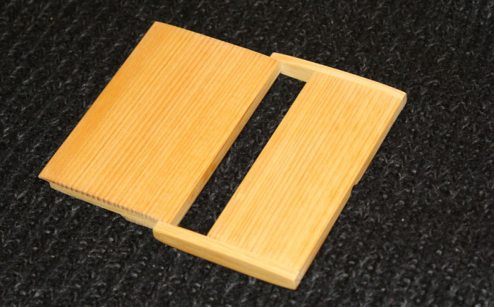 那珂川市産 ひのきの名刺入れ＜大匠建設 木のお店＞那珂川市 [GAJ002]