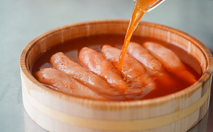 【まつ本】無着色博多めんたい（270ｇ）＜一般社団法人地域商社ふるさぽ＞ 那珂川市 [GBX200]