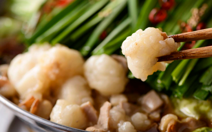 【芳々亭】もつ鍋2～3人前セット（味噌味）＜一般社団法人地域商社ふるさぽ＞ 那珂川市 [GBX243]