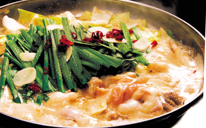 【博多笑楽】もつ鍋2～3人前セット（醤油）＜一般社団法人地域商社ふるさぽ＞ 那珂川市 [GBX244]