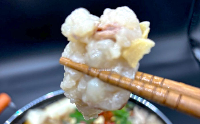 【化粧箱入り】福岡グルメ！！博多牛もつ鍋セット 醤油味 8人前（牛もつ2人前200g×４袋）＜株式会社BeerO’Clock＞那珂川市 [GES025]