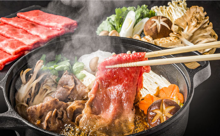 【全3回定期便】【訳あり】博多和牛 牛肉 しゃぶしゃぶ すき焼き 用 700g＜株式会社MEAT PLUS＞那珂川市 肉 牛肉 黒毛和牛 [GBW076]