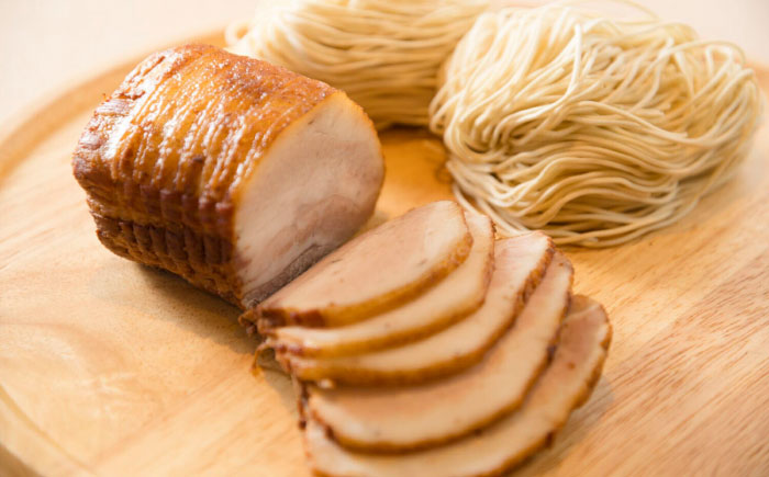 【全3回定期便】焼豚高菜生ラーメン とんこつラーメン 6食セット＜ワイエスフード株式会社＞那珂川市 麺 豚骨ラーメン [GEM002]