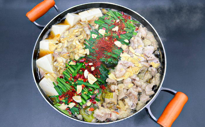 ラー麦ちゃんぽん麺付き 醤油スープが旨い！お試しもつ鍋セット２人前（牛もつ200g×１P）＜株式会社BeerO’Clock＞那珂川市 [GES027]