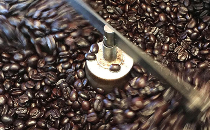 絵本画家の描いたシックな猫のイラスト★ドリップバッグコーヒー10袋ブレンド 特製ポストカード付＜自家焙煎珈琲 猫屋カフェ＞那珂川市 [GAG038]